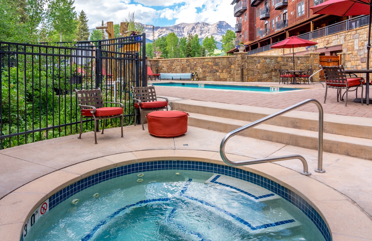 Bear Creek Lodge