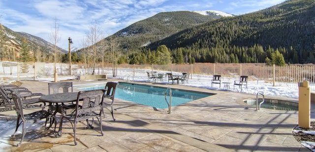 Red Hawk Lodge