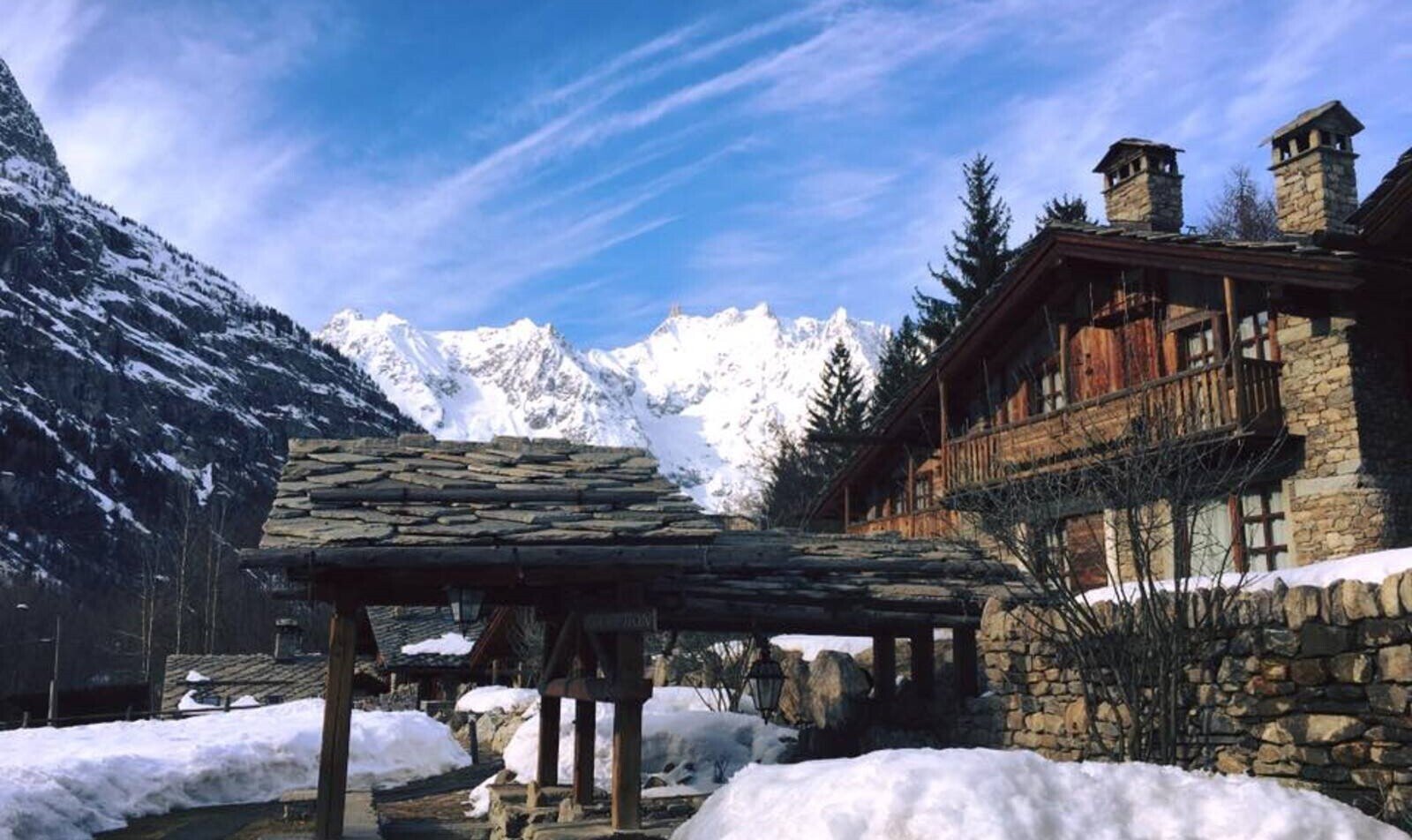 Au Coeur Des Neiges Resort