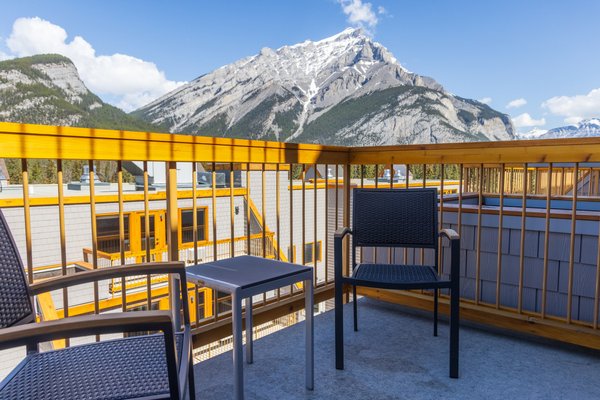 Hotel Canoe and Suites