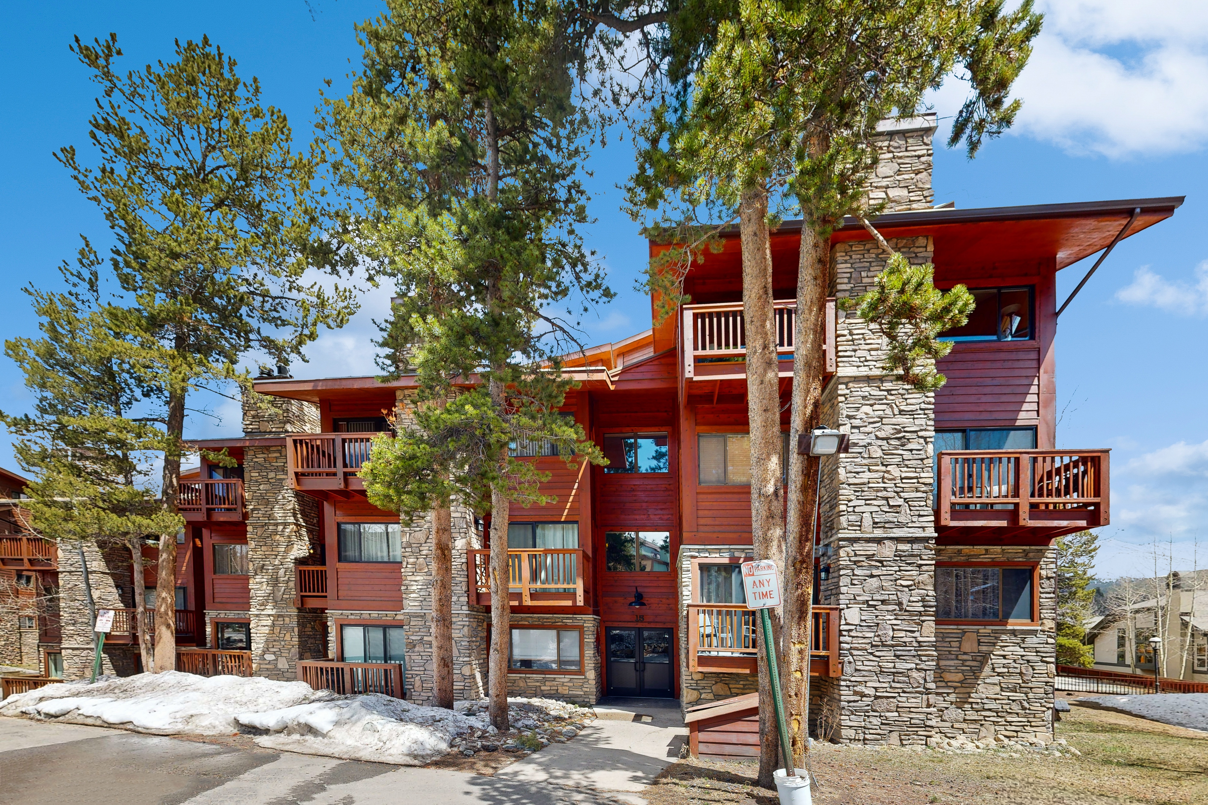 Pine Ridge Condominiums