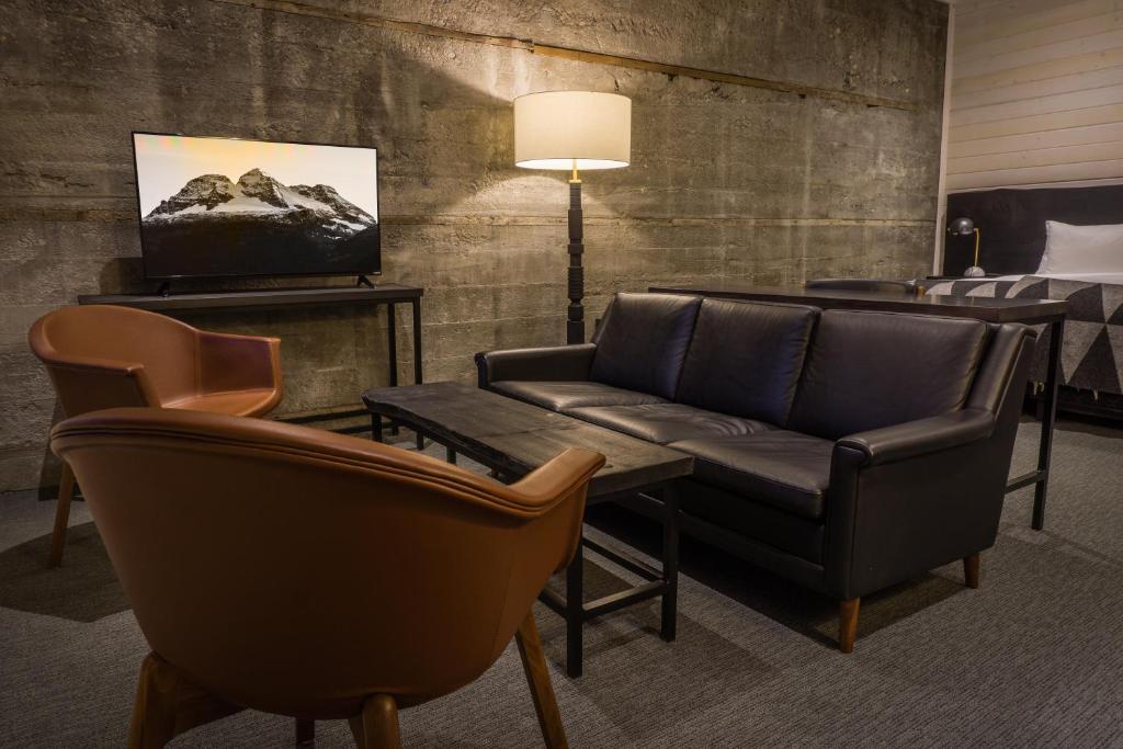 Eleven Revelstoke Lodge