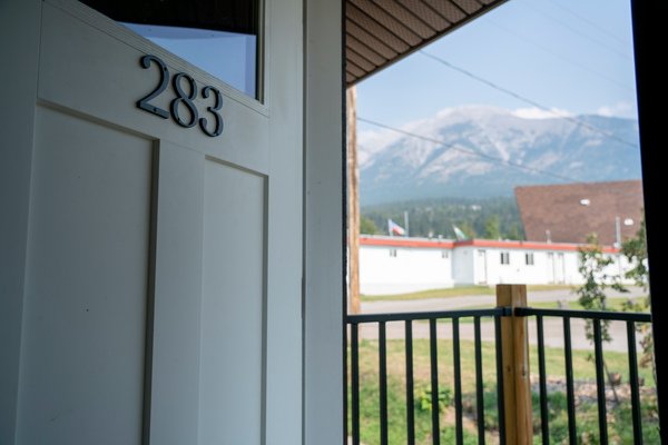 Canmore Rocky Mtn Ski Lodge