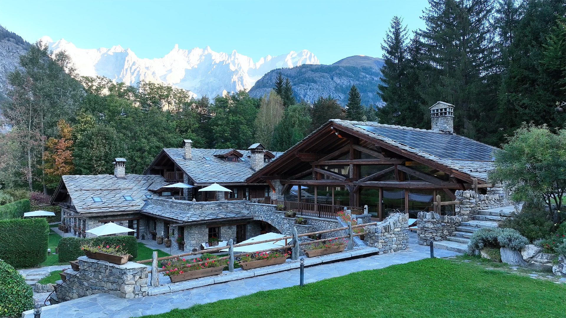 Au Coeur Des Neiges Resort