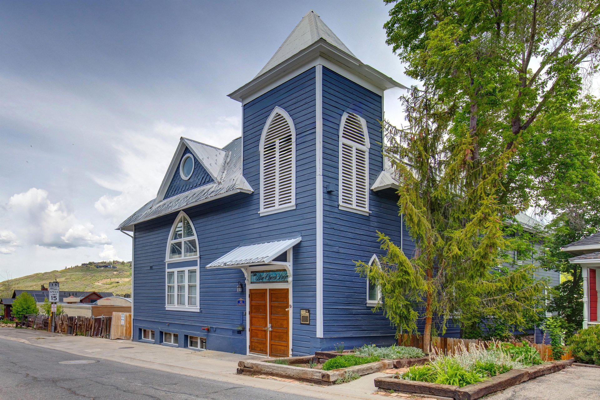 Blue Church Lodge