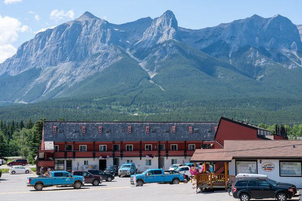 Canmore Rocky Mtn Ski Lodge