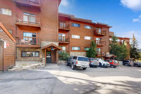 Pine Ridge Condominiums