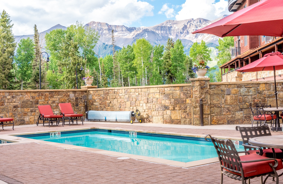 Bear Creek Lodge