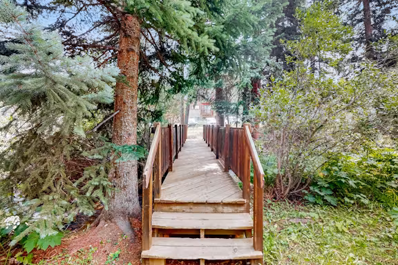 Pine Ridge Condominiums