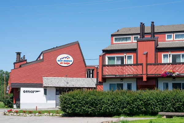 Canmore Rocky Mtn Ski Lodge
