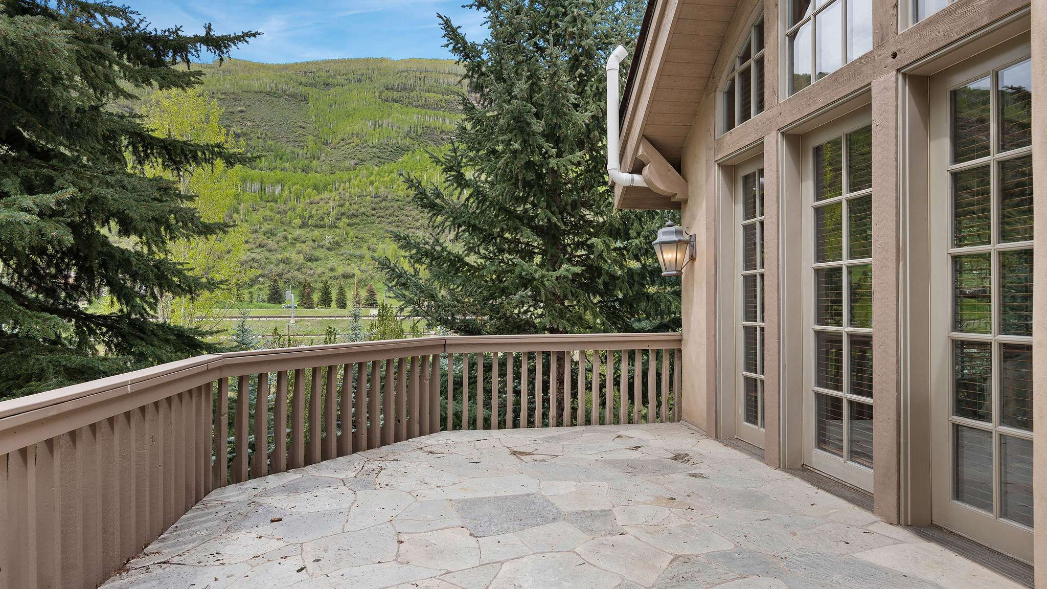 Lynx Lodge