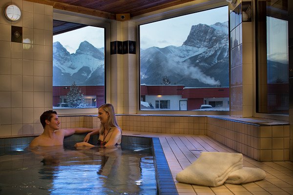 Canmore Rocky Mtn Ski Lodge