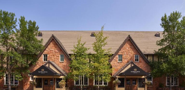 Save up to 40% on lodging