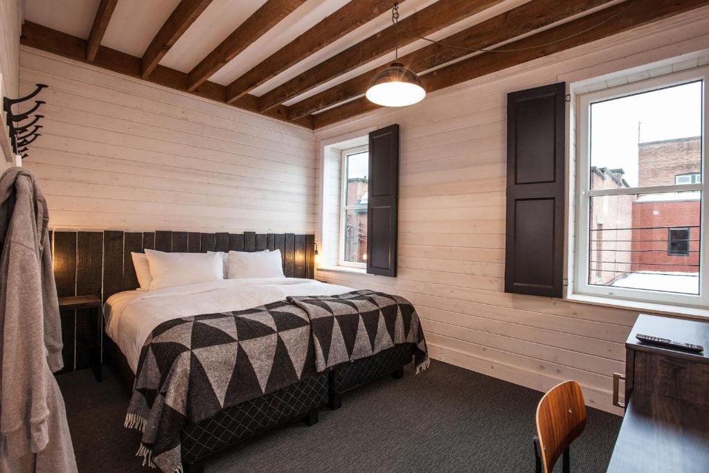 Eleven Revelstoke Lodge